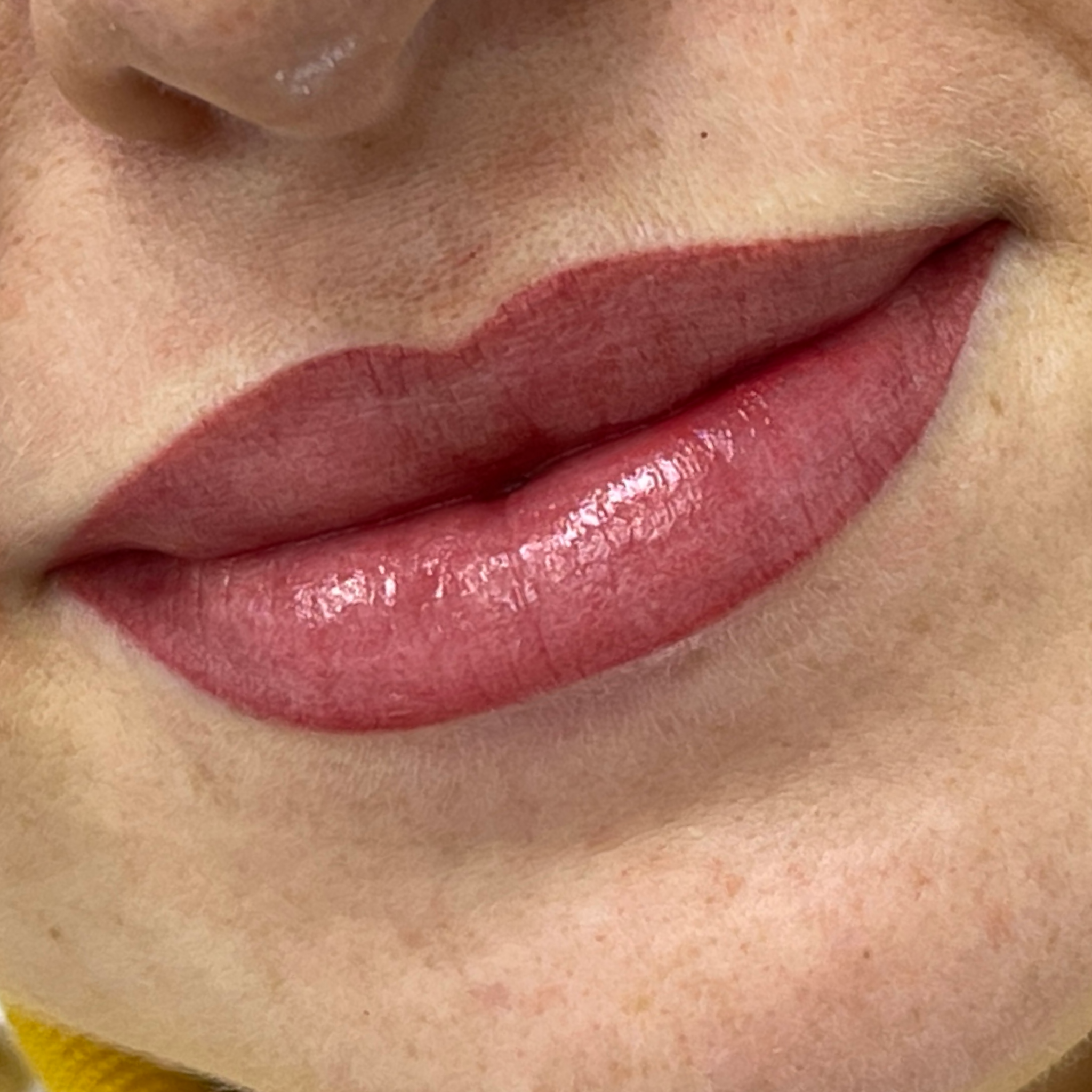 Перманентный макияж губ в Москве
